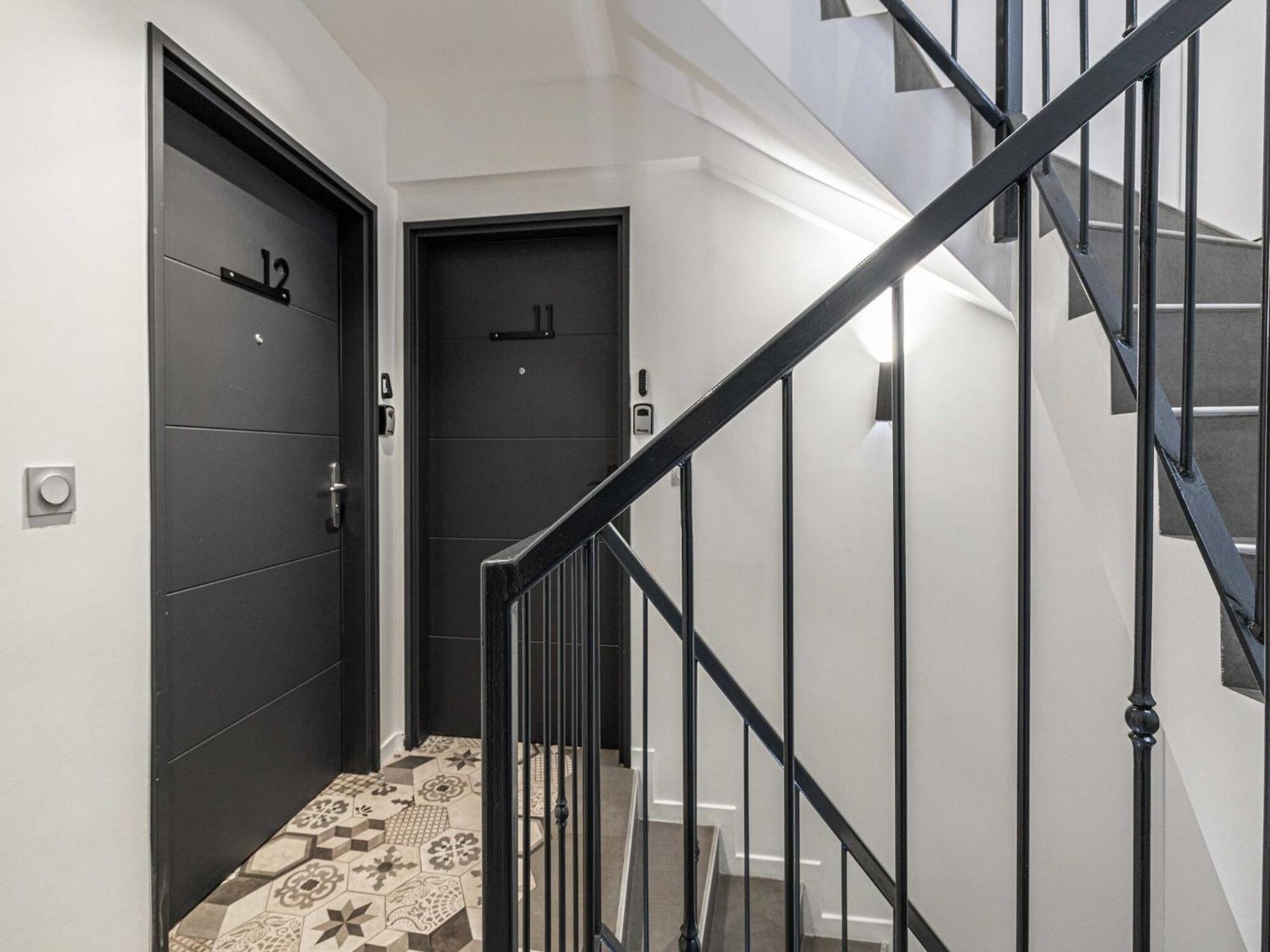 Renovated - Rue Meynadier Center - 1br 4p *